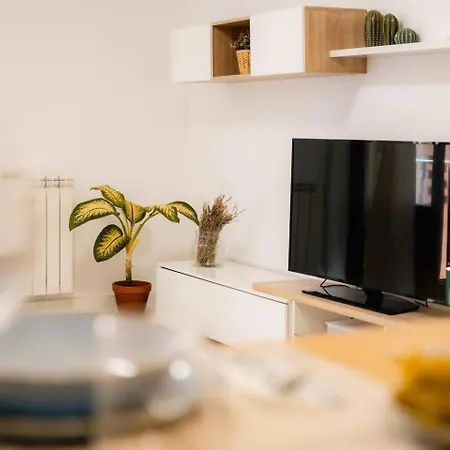 Casa Augusta Renovada Centro Historico 5 Pax Διαμέρισμα *